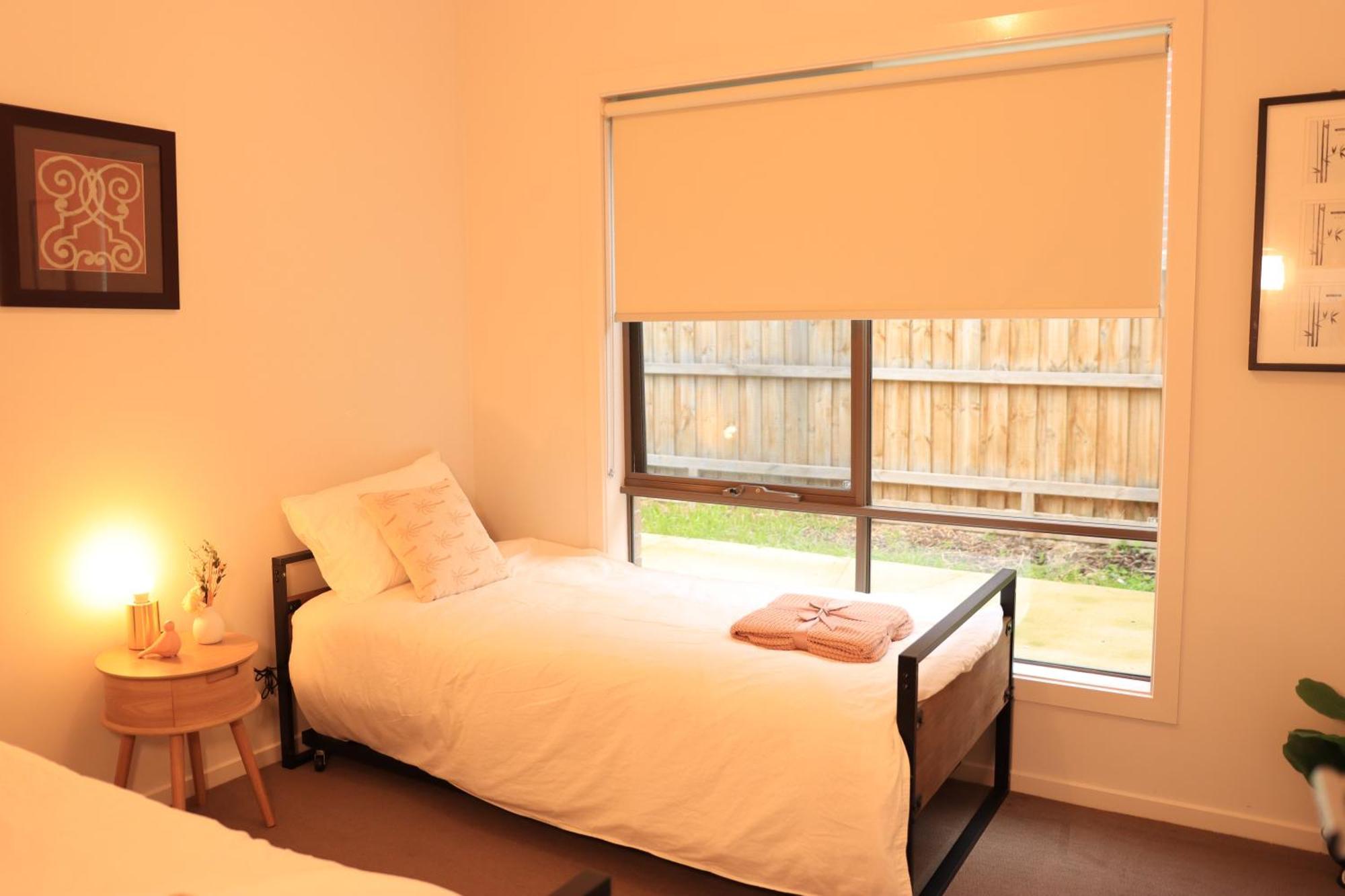 Melbourne Holiday House For 15 Peoples In Sanctuary Lake Point Cook Luaran gambar