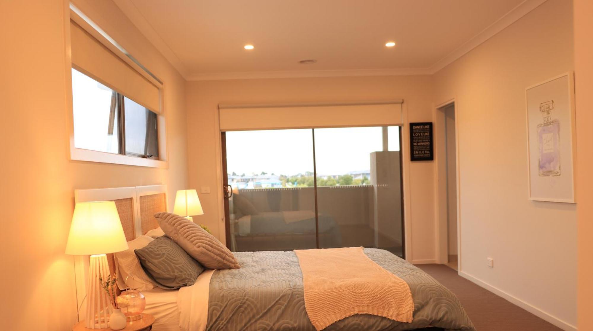 Melbourne Holiday House For 15 Peoples In Sanctuary Lake Point Cook Luaran gambar